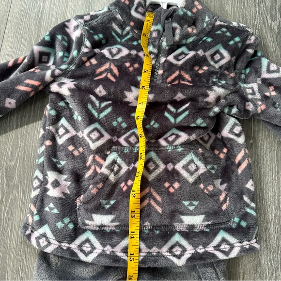 New 3T faux fur top and pant fall/winter set - Picture 3 of 11